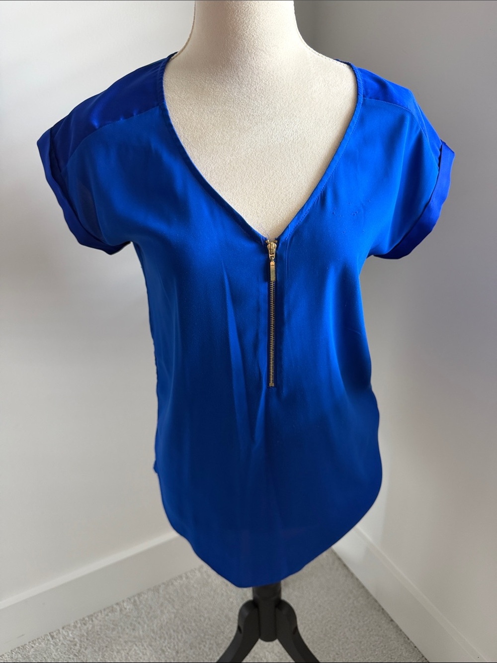 Women’s V-Neck Zip Front Blouse in Royal Blue